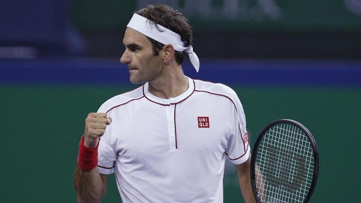 Federer bate Goffin e iguala recorde de Nadal