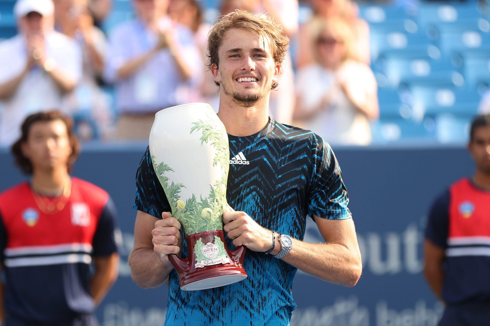 Alexander Zverev arrasa Andrey Rublev e vence o Masters de Cincinnati